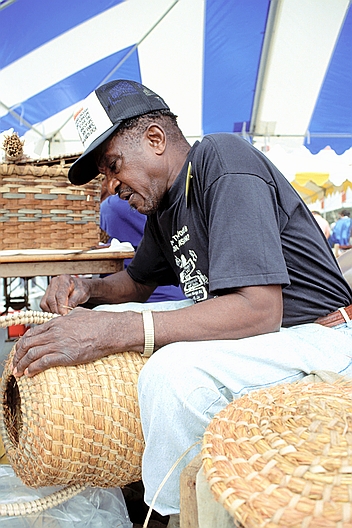 Azzie Roland, Sedge Grass Basket Maker