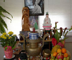 Offerings to Kings and Buddha: Vietnamese Ritual Activities at Chua Bo De
